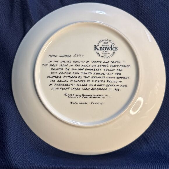 Vintage "Annie & Sandy" by Edwin Knowles, Collector’s Porcelain Plate, 1982 - Picture 2 of 3